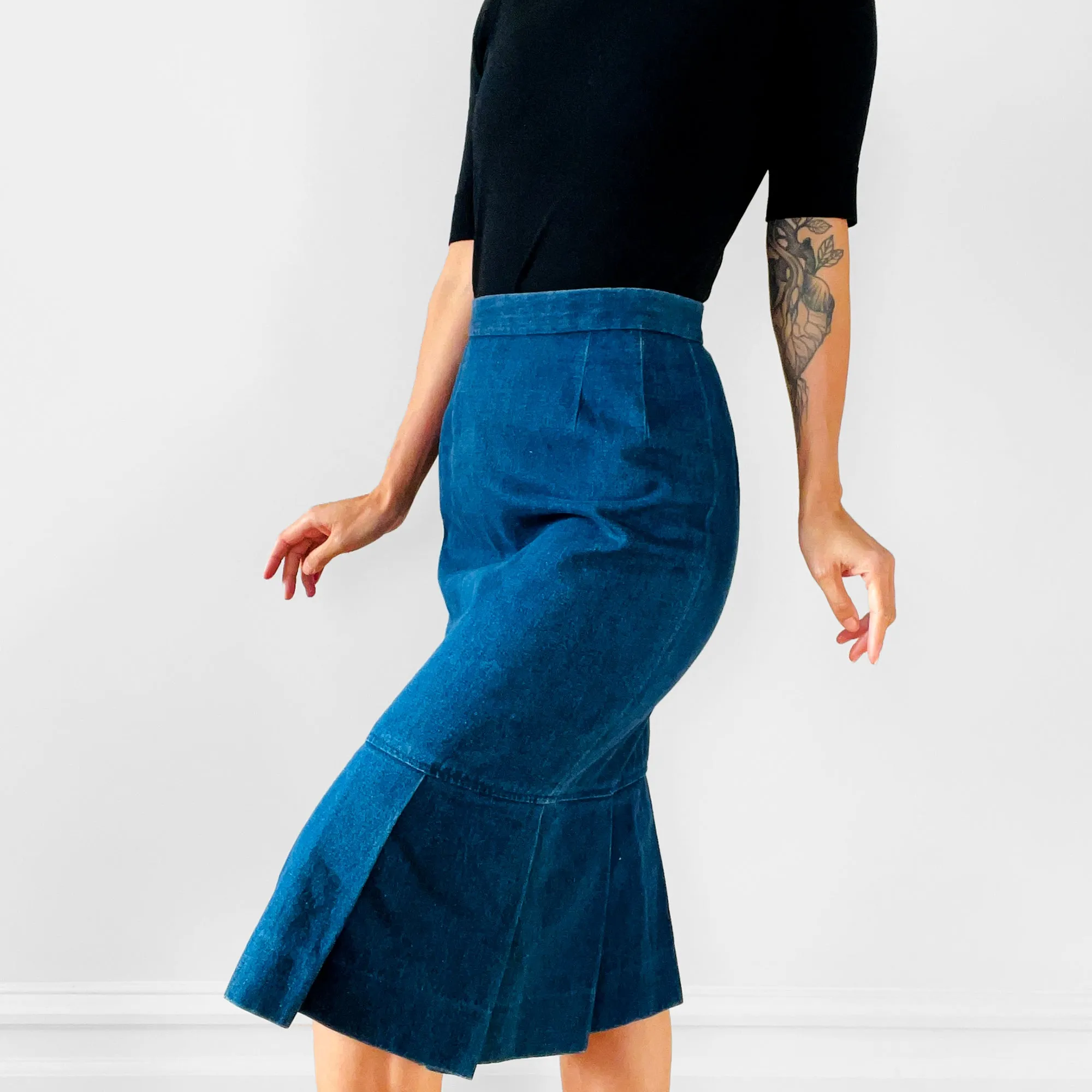 1990s Dark-Denim Soft Chambray Pleated Skirt