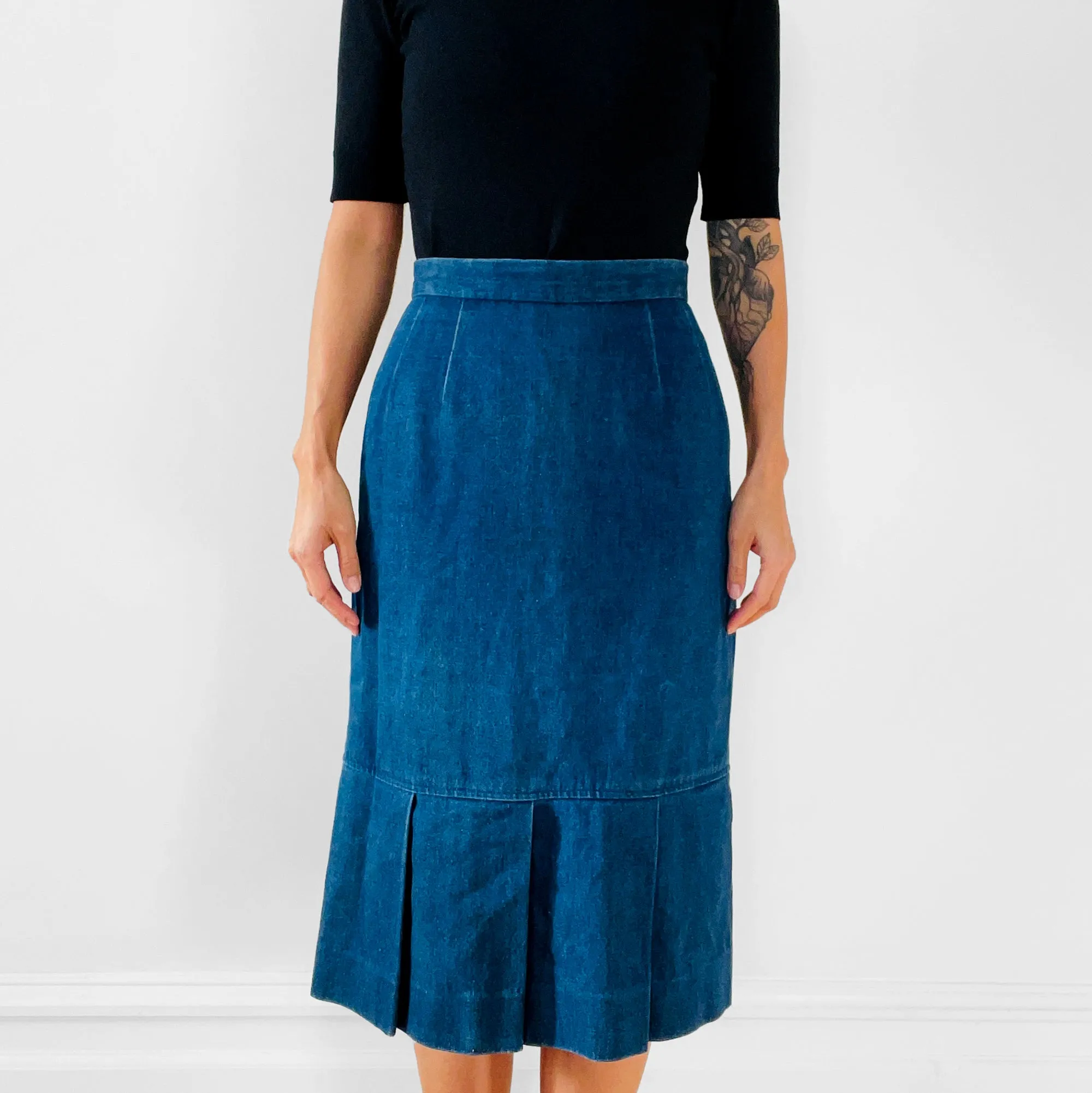 1990s Dark-Denim Soft Chambray Pleated Skirt
