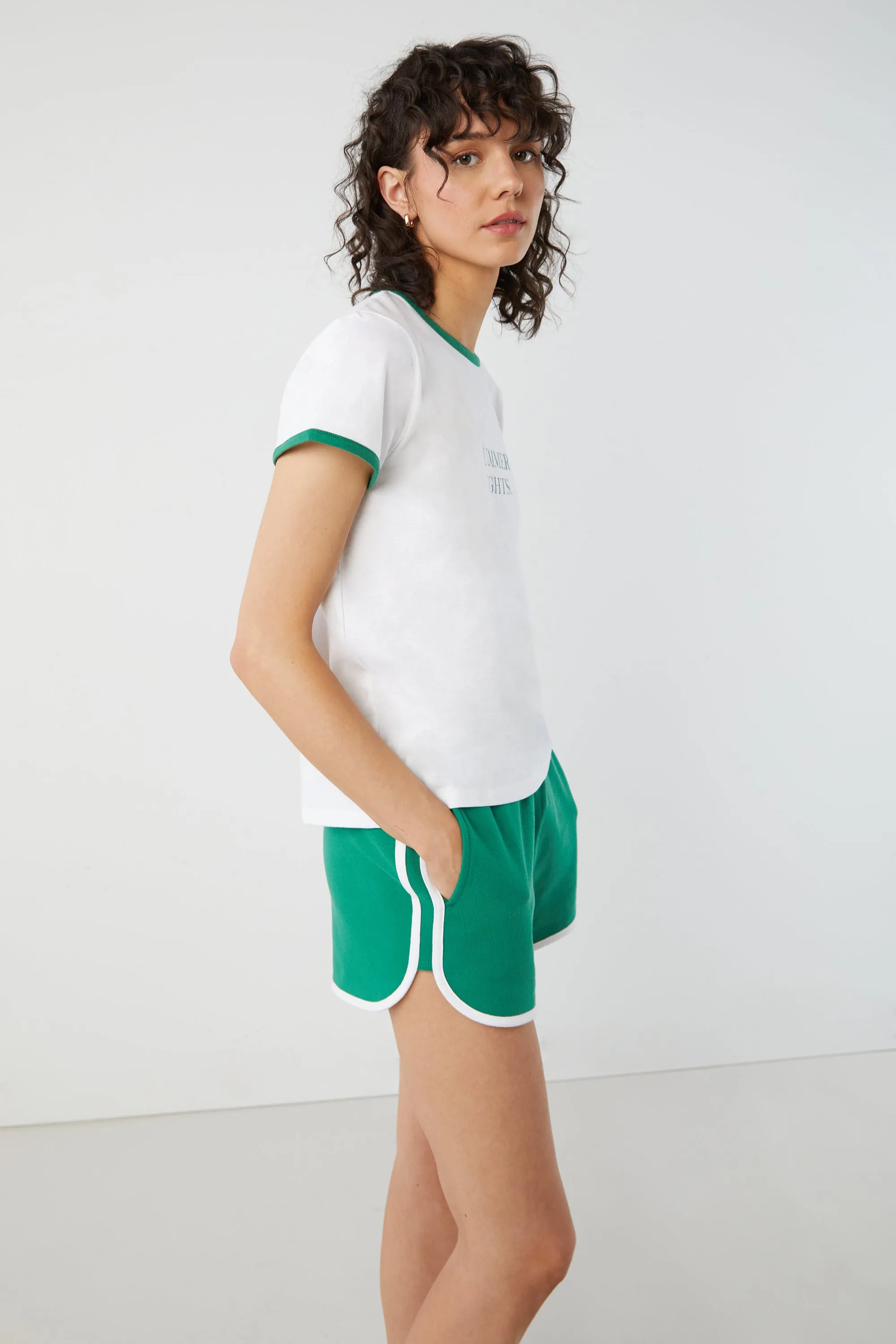 CONTRAST TRIM TEE