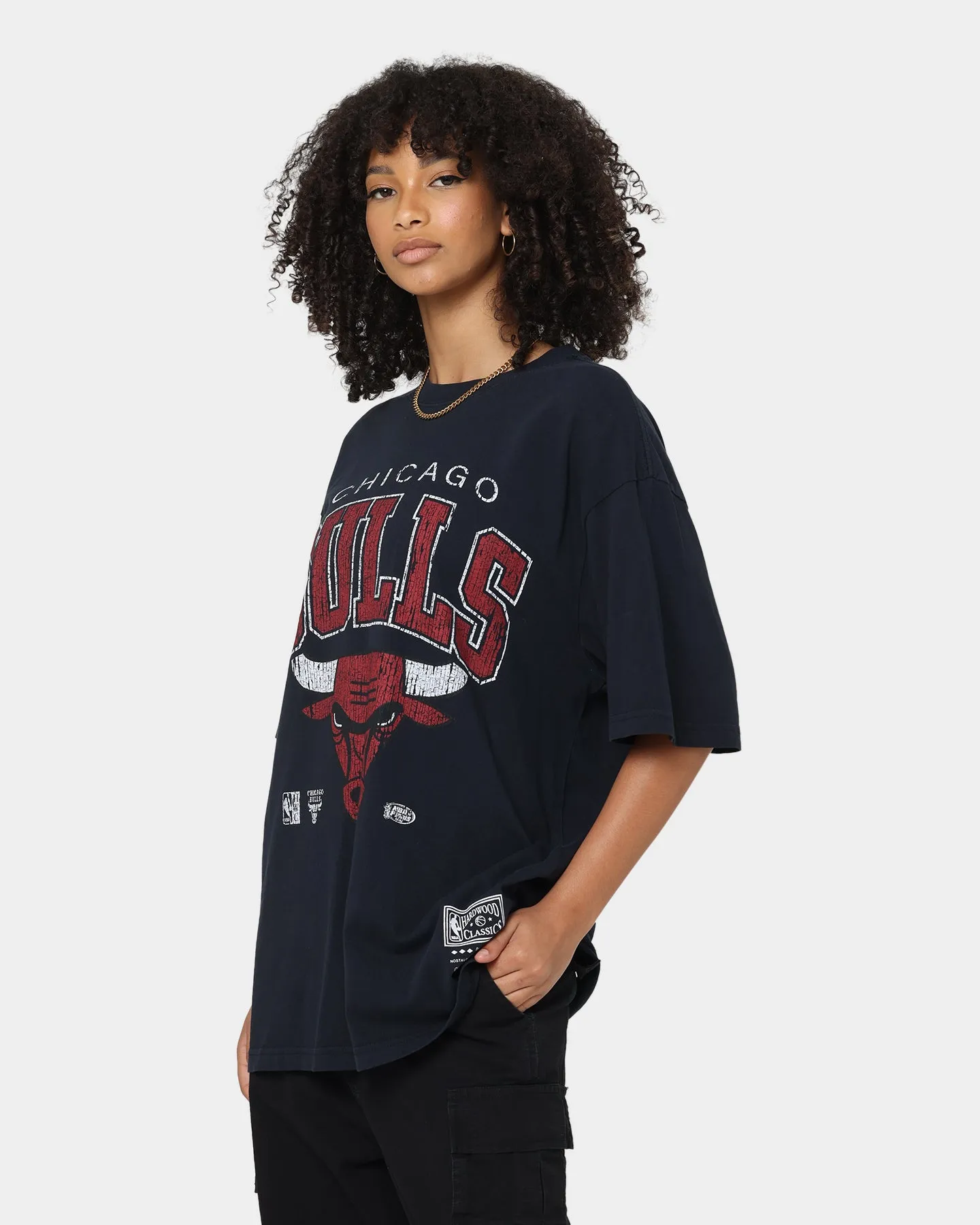 Mitchell & Ness Women's Chicago Bulls XL Arch Vintage T-Shirt Faded Black