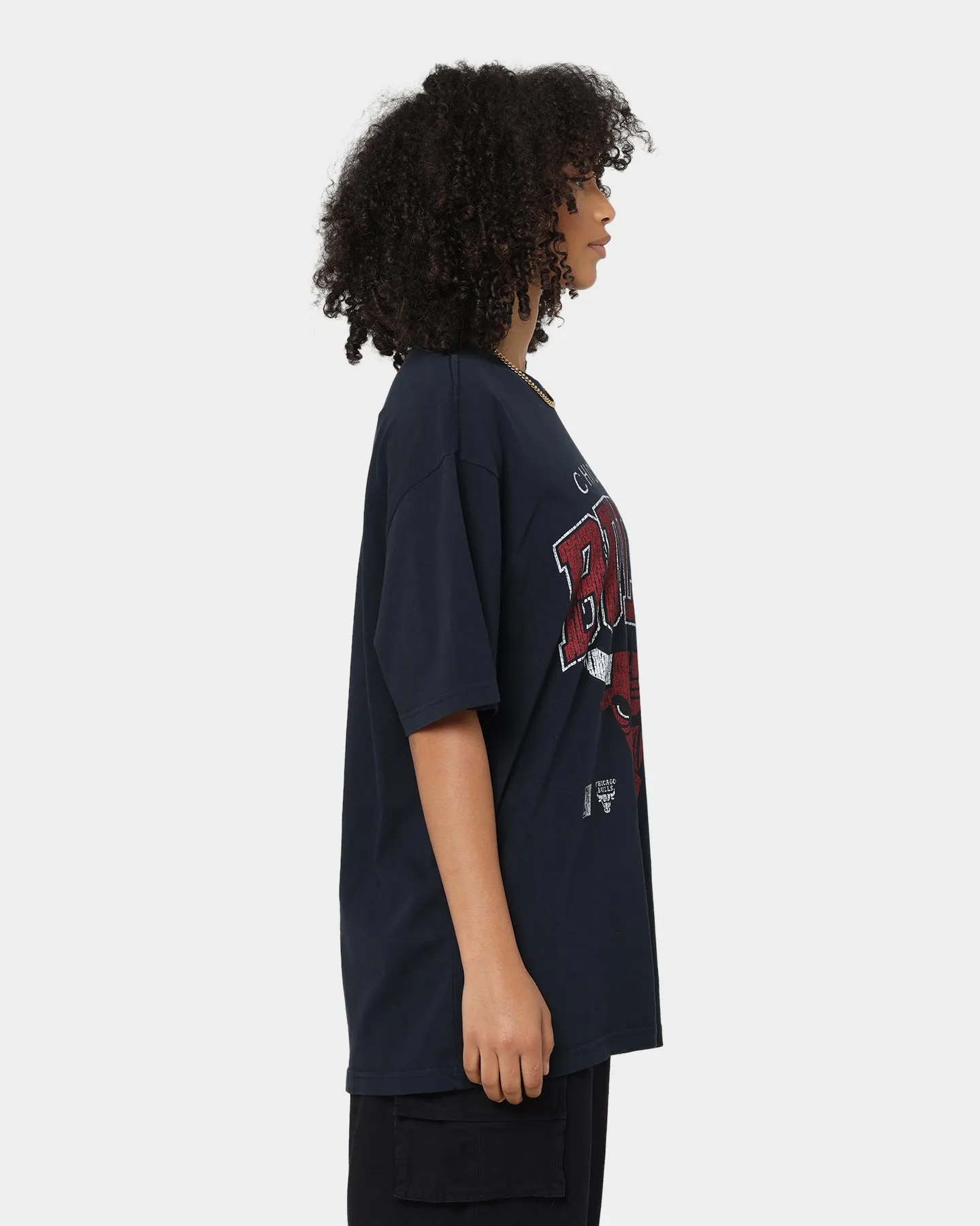 Mitchell & Ness Women's Chicago Bulls XL Arch Vintage T-Shirt Faded Black